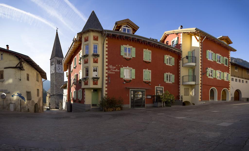 Albergo Cavallino Bianco Rumo Bagian luar foto