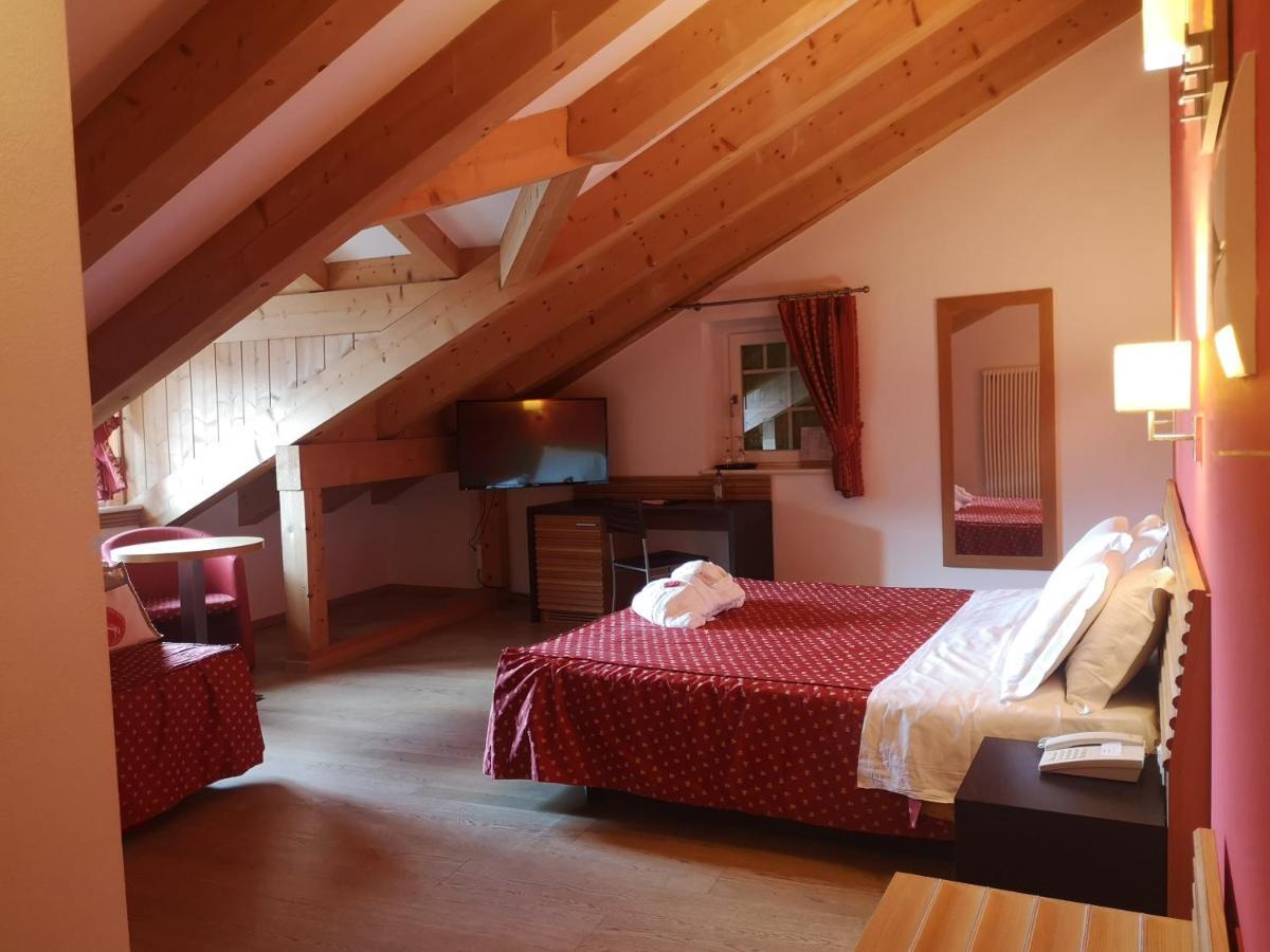 Albergo Cavallino Bianco Rumo Bagian luar foto