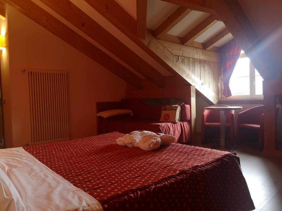 Albergo Cavallino Bianco Rumo Bagian luar foto