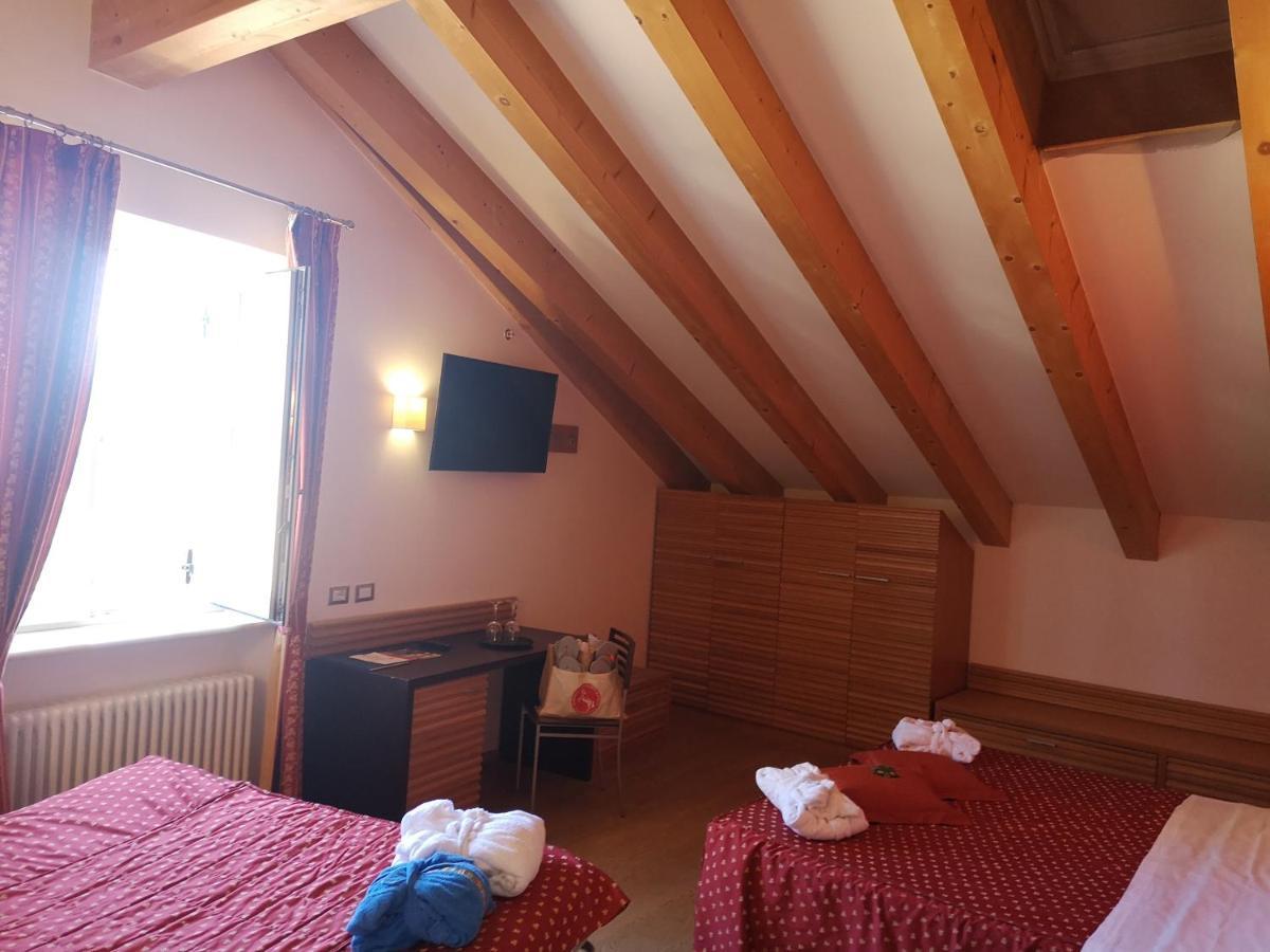 Albergo Cavallino Bianco Rumo Bagian luar foto