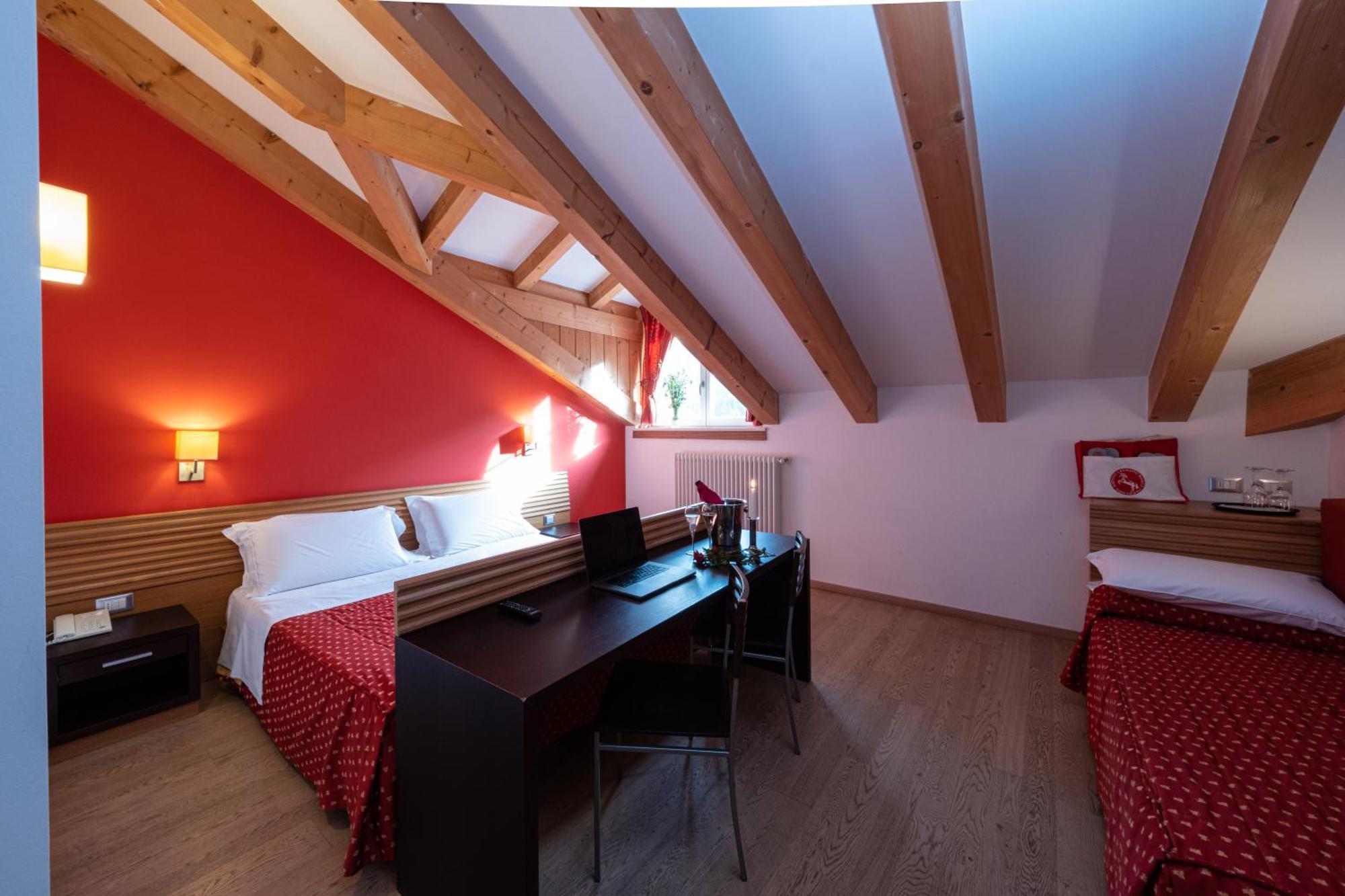 Albergo Cavallino Bianco Rumo Bagian luar foto