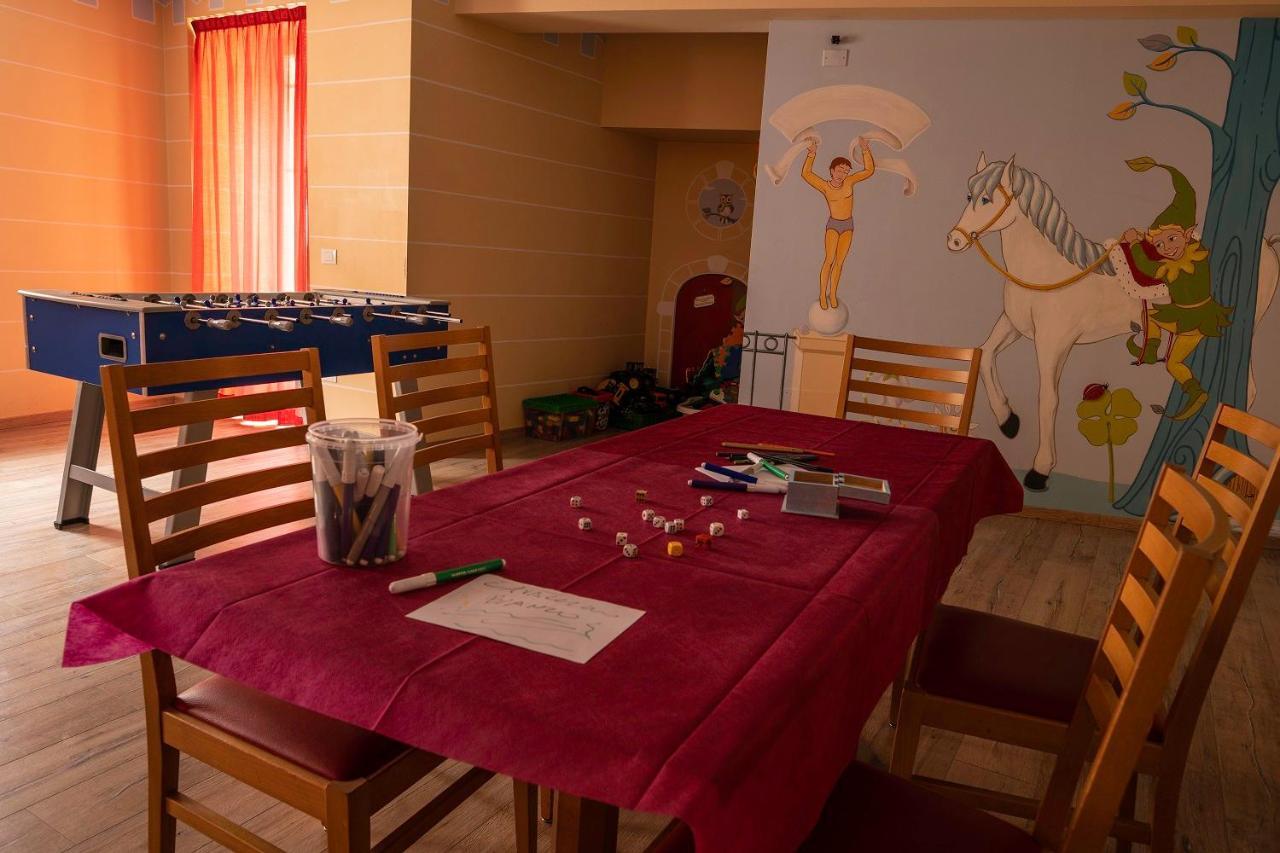 Albergo Cavallino Bianco Rumo Bagian luar foto