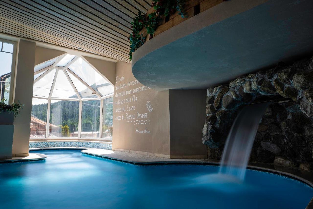 Albergo Cavallino Bianco Rumo Bagian luar foto